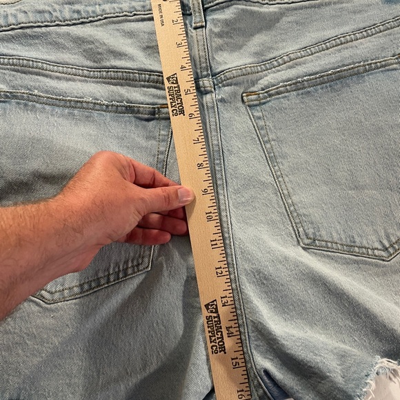 Abercrombie And Fitch The Mom Short High Rise NWT - Picture 9 of 9